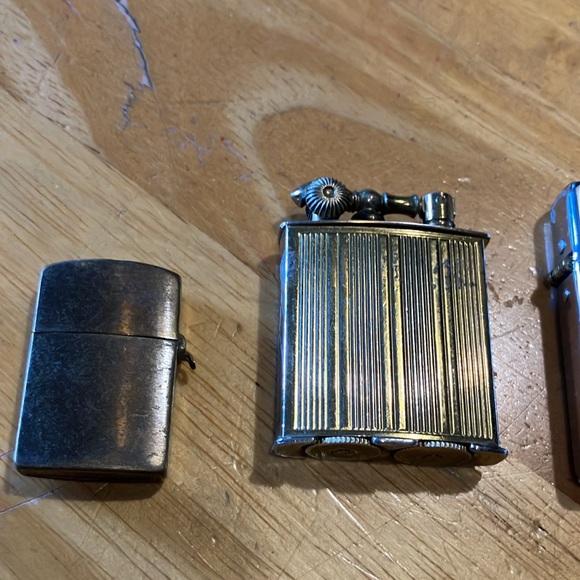 9 piece lot of vintage lighters + 2 free items - Picture 4 of 11